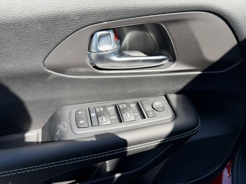 New 2026 Chrysler Voyager LX image 15