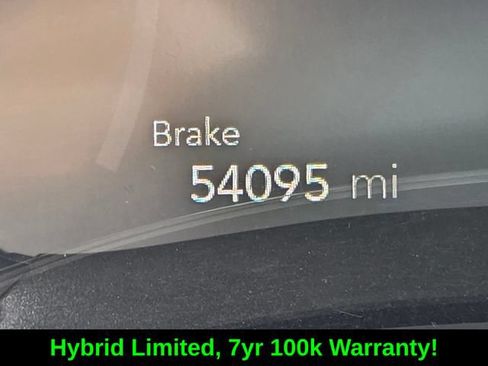 Used 2023 Chrysler Pacifica Limited FWD image 33