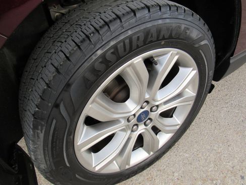 Used 2019 Ford Edge Titanium w/ Equipment Group 301A image 41