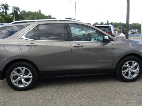 Used 2018 Chevrolet Equinox Premier image 9