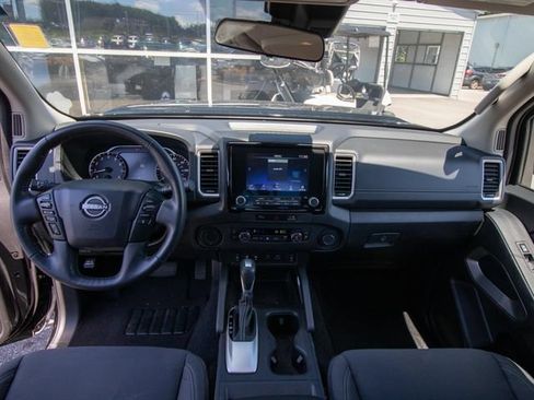Used 2024 Nissan Frontier SV w/ SV Convenience Package RWD image 21