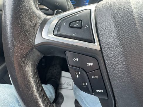 Used 2016 Ford Fusion SE w/ Equipment Group 202A image 17