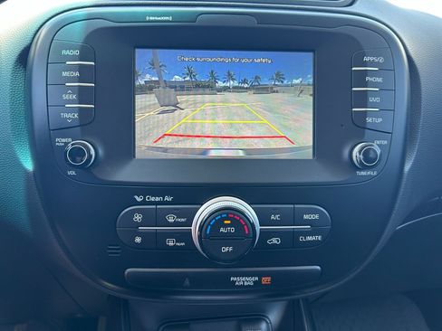 Used 2018 Kia Soul w/ Option Group 020 FWD image 8