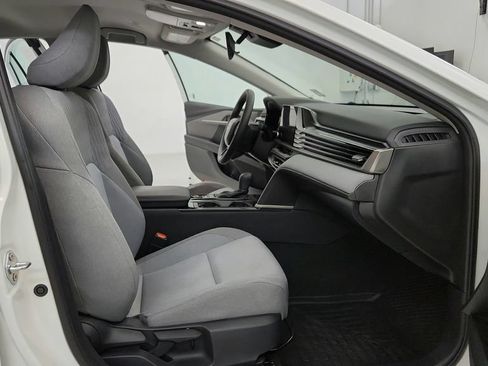 Used 2025 Toyota Camry LE AWD/4WD image 25