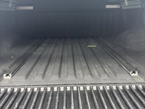 Used 2019 Nissan Titan SL image 10