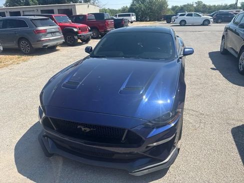Used 2018 Ford Mustang GT Premium w/ Black Accent Package RWD image 2
