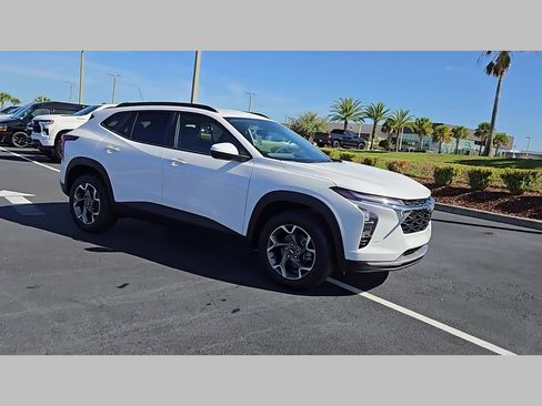 New 2026 Chevrolet Trax LT w/ Driver Confidence Package image 21