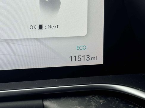 Used 2023 Genesis G90 3.5T image 28