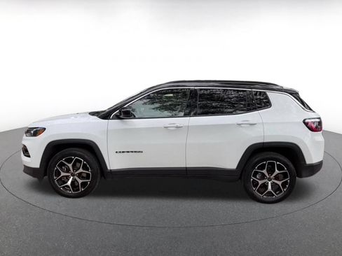 Used 2025 Jeep Compass Limited AWD/4WD image 7