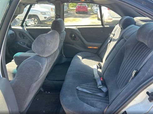 Used 1999 Pontiac Bonneville SE w/ Opt Pkg FWD image 18
