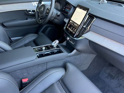 Certified 2025 Volvo XC90 B6 Ultra w/ Lounge Package image 16