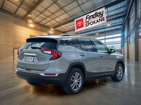 Used 2024 GMC Terrain SLT AWD/4WD image 5