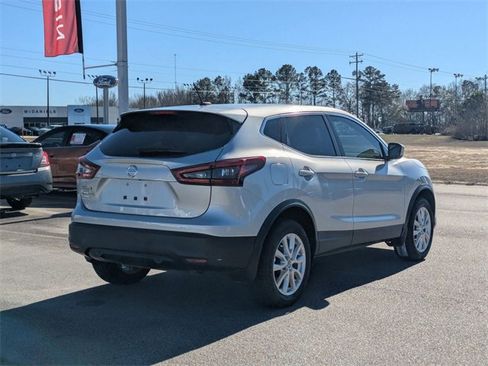 Used 2021 Nissan Rogue Sport S image 3