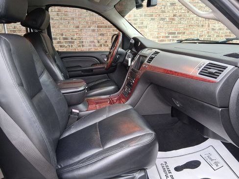 Used 2008 Cadillac Escalade 2WD image 11