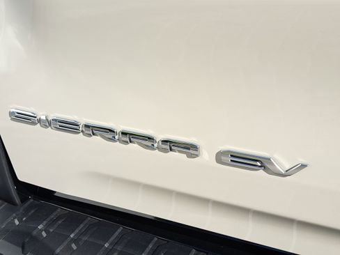 New 2026 GMC Sierra EV Elevation image 8