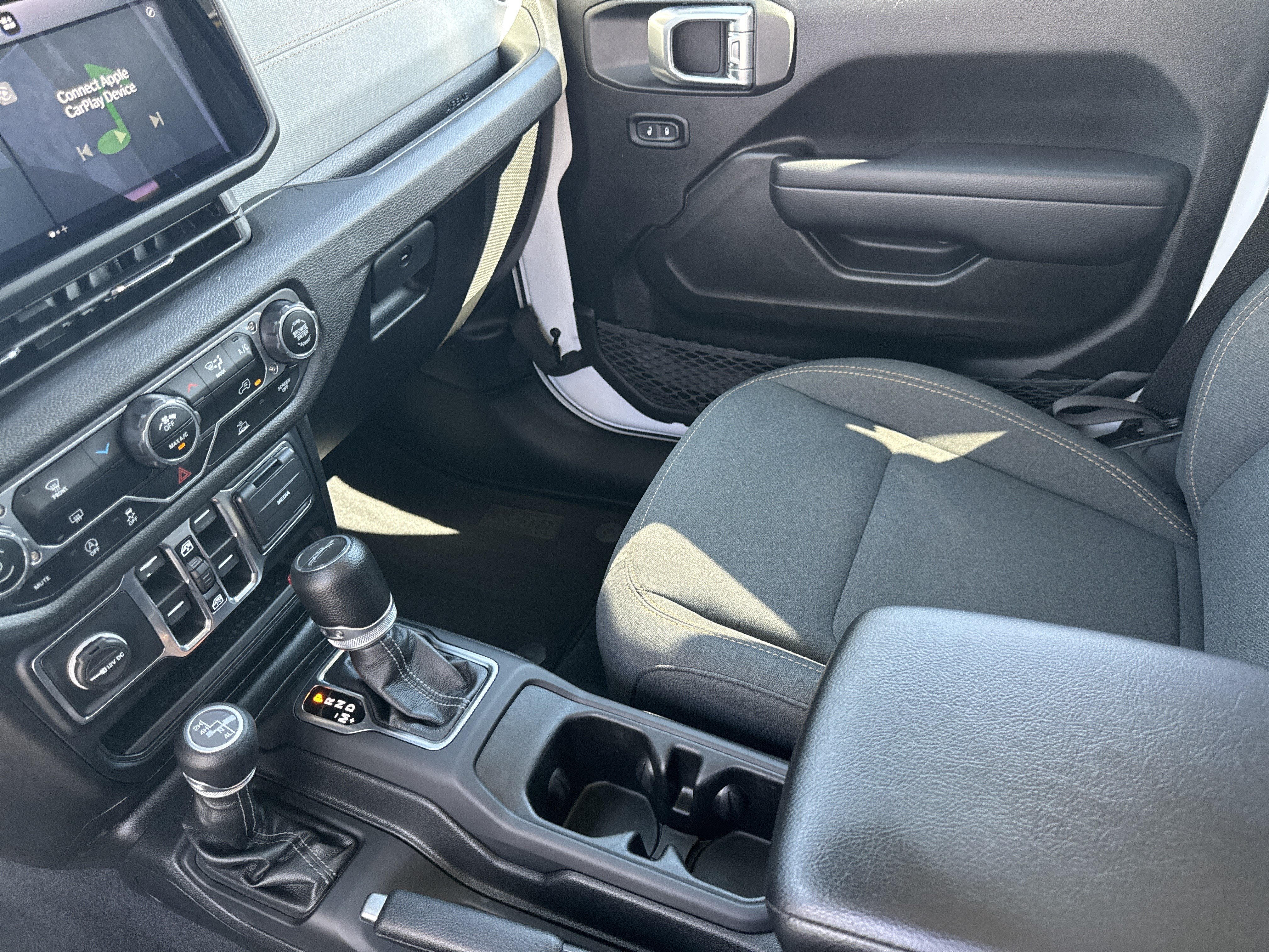Used 2024 Jeep Gladiator Sport AWD/4WD image 28