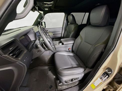 Used 2024 Lexus GX 550 image 22