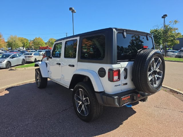 Used 2024 Jeep Wrangler Unlimited w/ Convenience Group AWD/4WD image 3