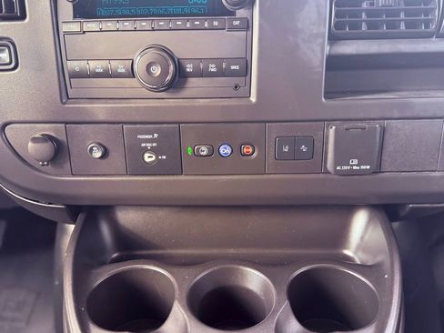 Used 2025 Chevrolet Express 3500 LT w/ LT Preferred Equipment Group image 12