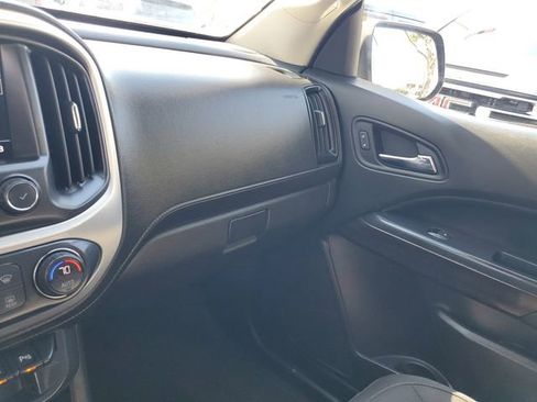 Used 2020 GMC Canyon SLE w/ Driver Alert Package image 26