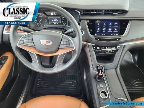 Used 2025 Cadillac XT5 Premium Luxury AWD/4WD image 3