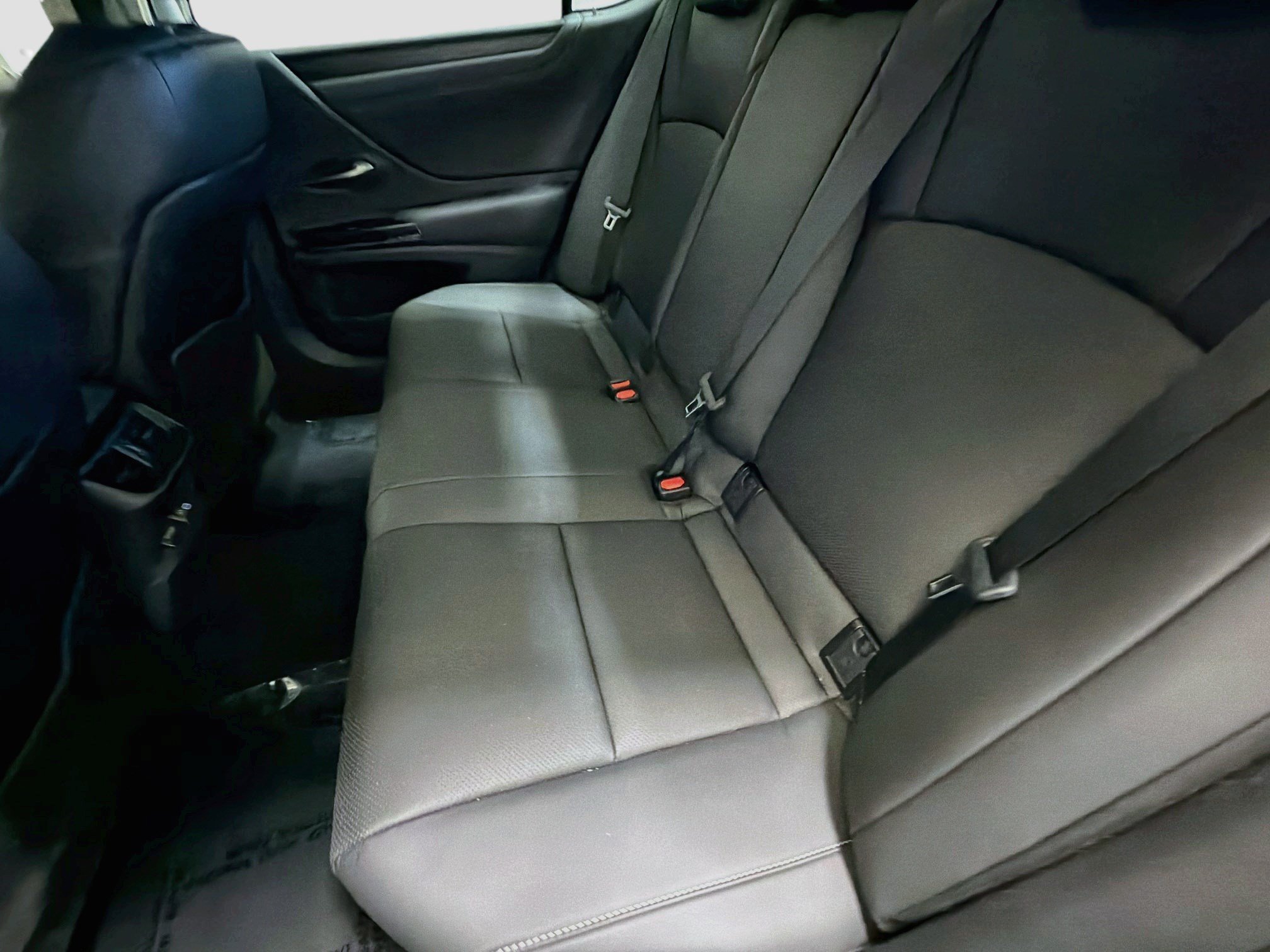 Used 2024 Lexus ES 300h w/ Premium Package FWD image 13