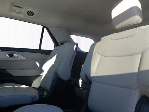 New 2026 Ford Explorer Active w/ Active Comfort Package image 13