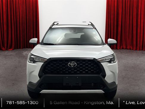 Certified 2022 Toyota Corolla Cross LE image 2