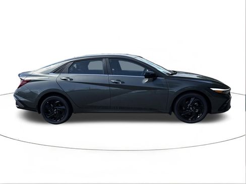 New 2026 Hyundai Elantra SEL Sport Premium FWD image 2