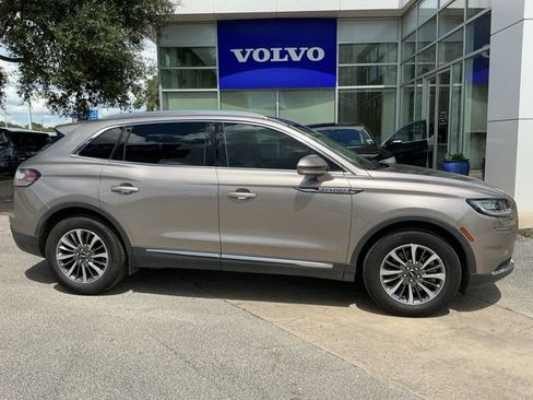 Used 2021 Lincoln Nautilus FWD w/ Equipment Group 101A image 2