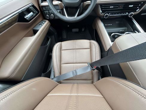 New 2026 Chevrolet Tahoe High Country AWD/4WD image 13