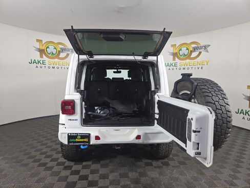 Used 2022 Jeep Wrangler Unlimited Sahara image 30