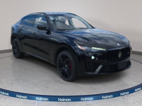 Used 2021 Maserati Levante AWD/4WD image 4