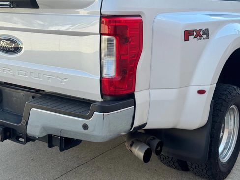 Used 2017 Ford F350 Lariat w/ FX4 Off-Road Package image 37