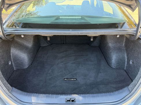 Used 2025 Nissan Altima 2.5 SV image 56