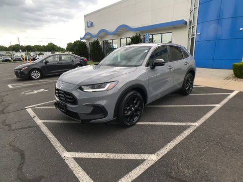 Used 2024 Honda HR-V Sport image 3