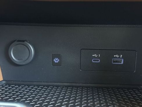 Used 2024 Nissan Pathfinder Platinum w/ Lighting Package (N93) FWD image 22