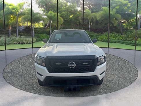 Used 2024 Nissan Frontier S w/ Technology Package RWD image 2