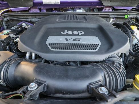 Used 2017 Jeep Wrangler Unlimited Sahara w/ Dual Top Group image 28