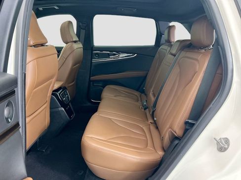 Used 2022 Lincoln Nautilus Reserve w/ Luxury Package AWD/4WD image 18
