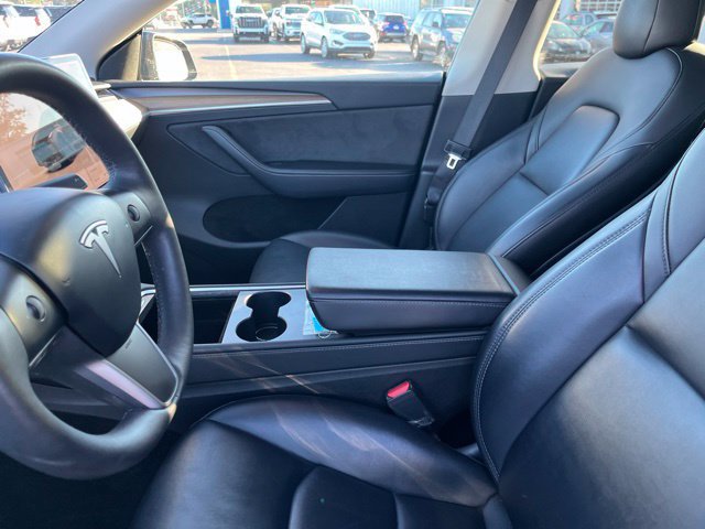 Used 2023 Tesla Model Y Performance AWD/4WD image 9