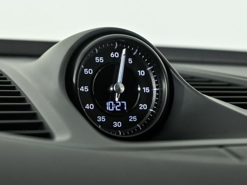 New 2025 Porsche Macan 4 Electric image 17