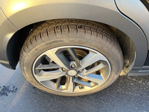 Used 2021 Hyundai Kona Limited image 35