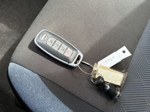 Used 2025 Nissan Versa SV image 20