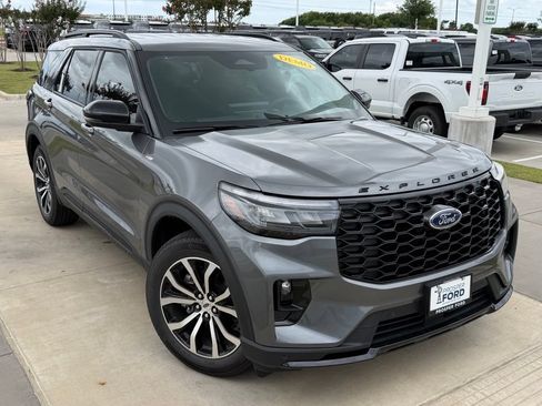 New 2026 Ford Explorer ST-Line w/ Premium Package RWD image 41