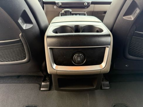 Used 2025 Kia Carnival FWD image 13