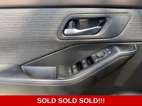Used 2023 Nissan Rogue SV FWD image 11