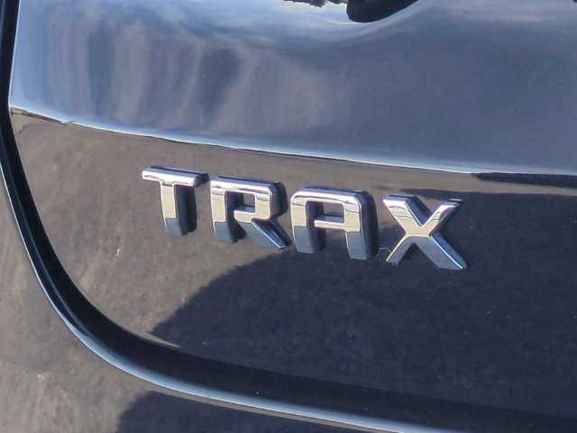 Used 2025 Chevrolet Trax LT FWD image 10