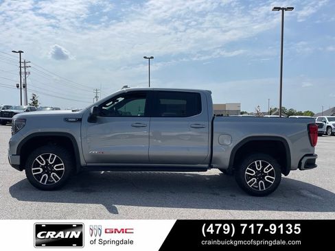 Used 2024 GMC Sierra 1500 AT4 w/ Technology Package AWD/4WD image 4