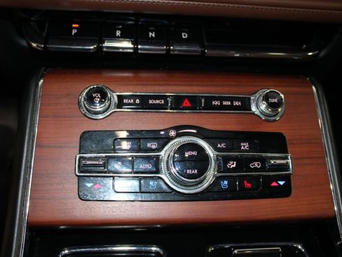 Used 2022 Lincoln Aviator Reserve w/ Equipment Group 201A AWD/4WD image 49